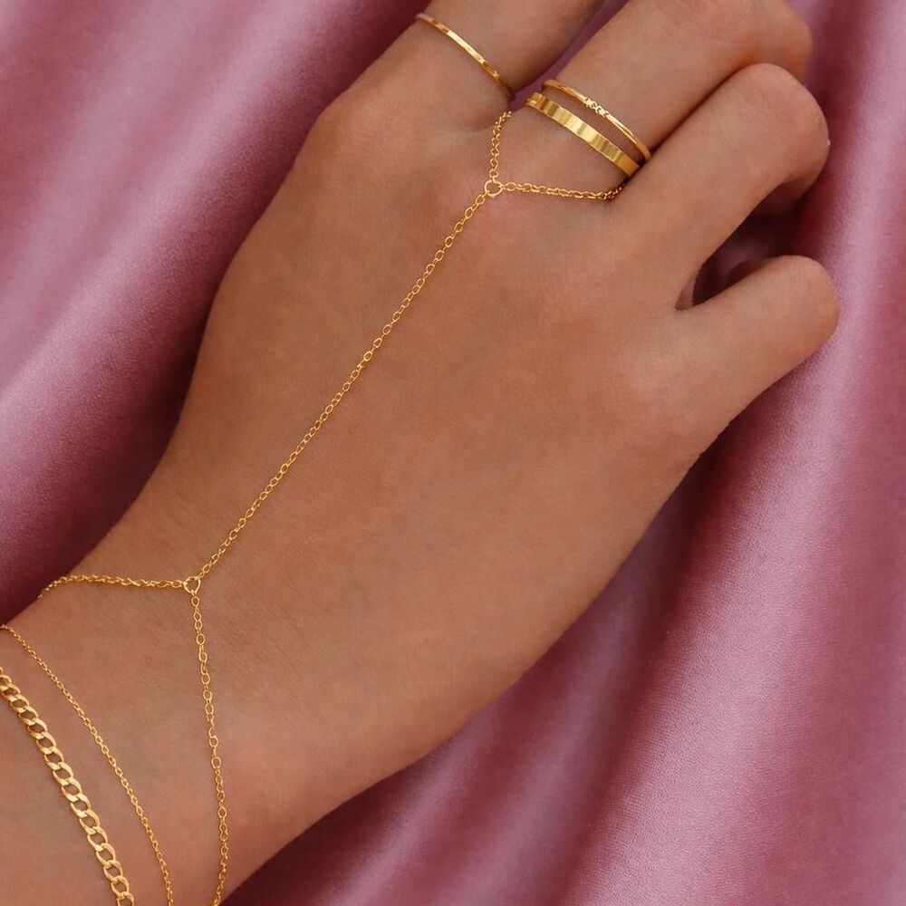 minimal gold hand chain D30